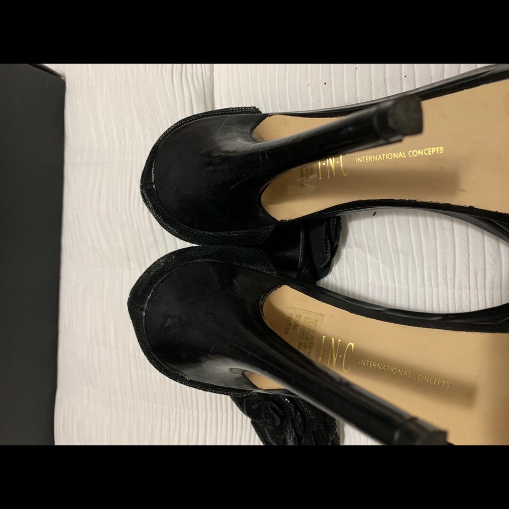 Shoes - Picture 5 of 16